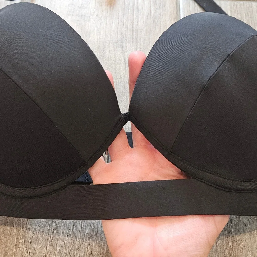 Victoria's Secret The Hottie Halter Bikini Top Black Size 34DD NEW Push Up Swim